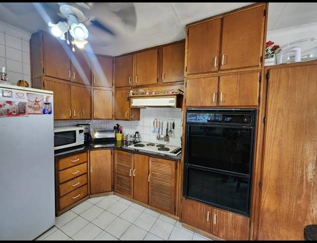 4 BEDROOM HOUSE FOR SALE IN VERWOERDPARK